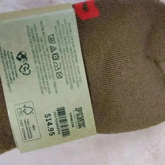 Pink VS socks 4 pair bundle new in packagin - Picture 4 of 4